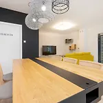 Podczele Seashore & Jacuzzi With Parking By Renters