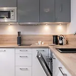 Podczele Seashore & Jacuzzi With Parking By Renters