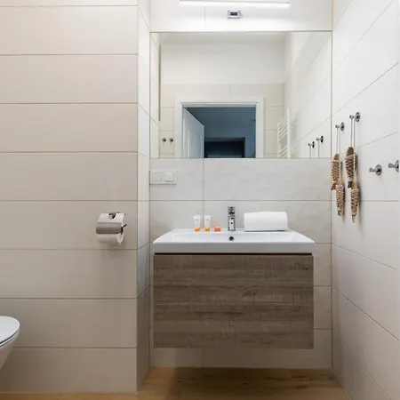 Podczele Seashore & Jacuzzi With Parking By Renters Aparthotel
