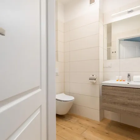 Aparthotel Podczele Seashore & Jacuzzi With Parking By Renters