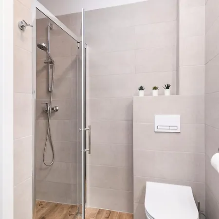 Aparthotel Podczele Seashore & Jacuzzi With Parking By Renters