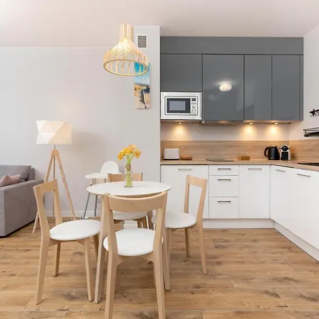 Podczele Seashore & Jacuzzi With Parking By Renters