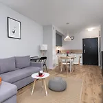 Podczele Seashore & Jacuzzi With Parking By Renters Апарт-готель