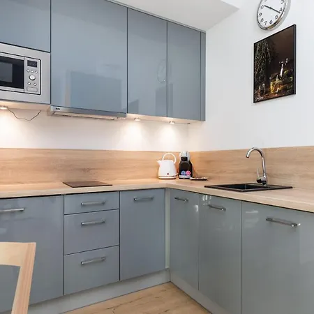 Podczele Seashore & Jacuzzi With Parking By Renters